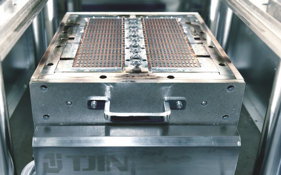 シングルインジェクション半導体鋳造機 完全自動転送鋳造